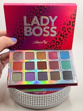 Lady Boss Eyeshadow Palette - 15 shades BNIB